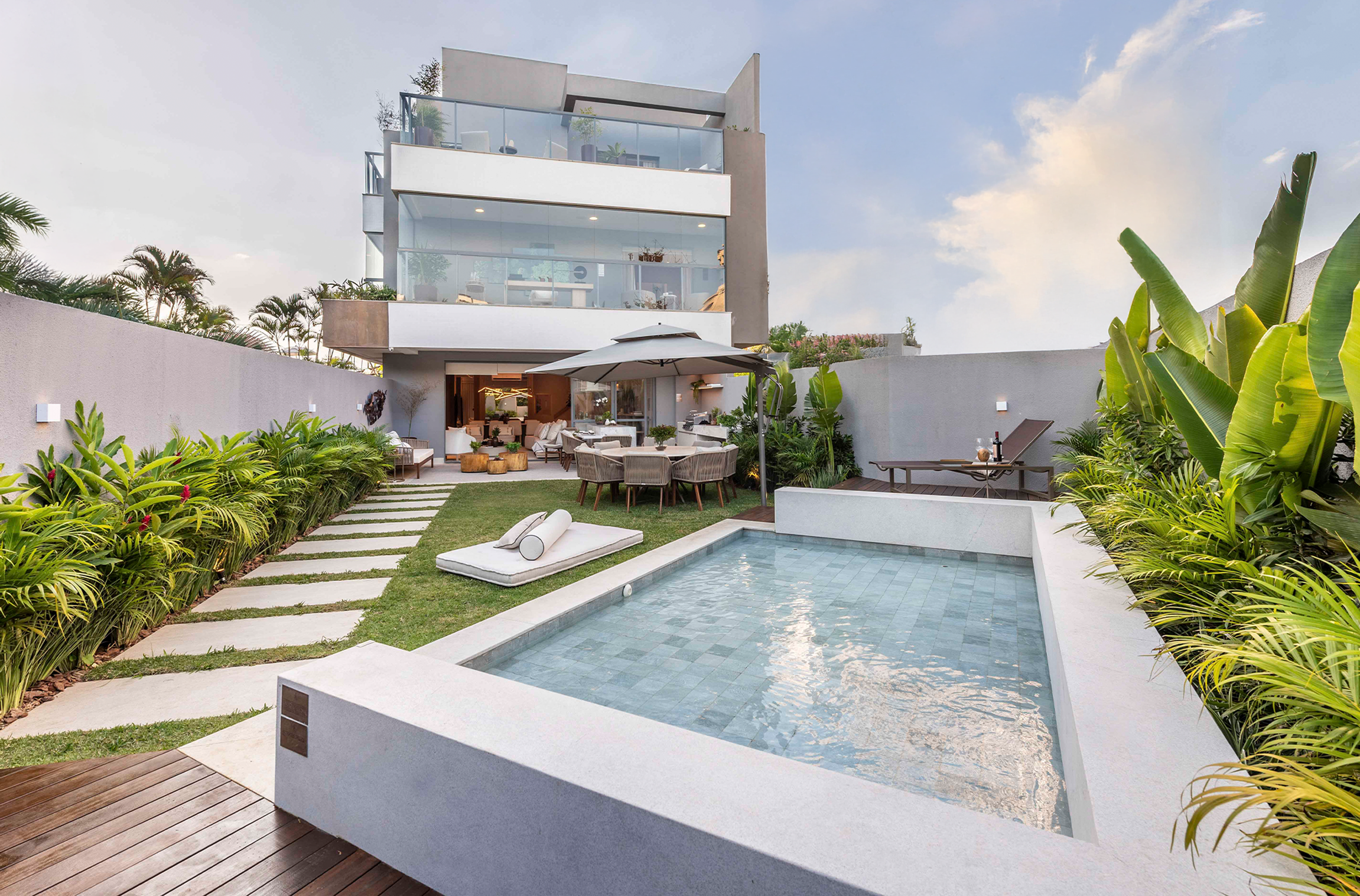 Carvalho Hosken e Tegra apresentam casa decorada do Claris Casa & Clube