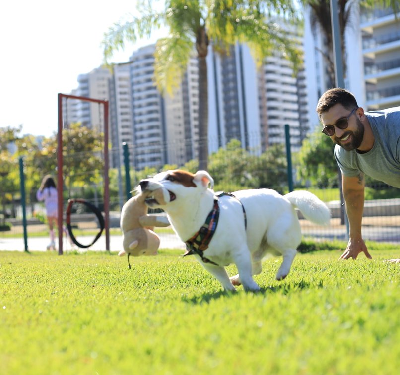 5 benefícios de morar em um bairro planejado Pet Friendly